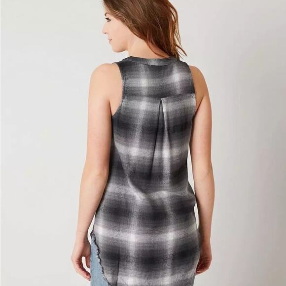 NWT Gimmicks Flannel Plaid Lace-Up Sleeveless Button Front Top Size Large - Picture 3 of 6
